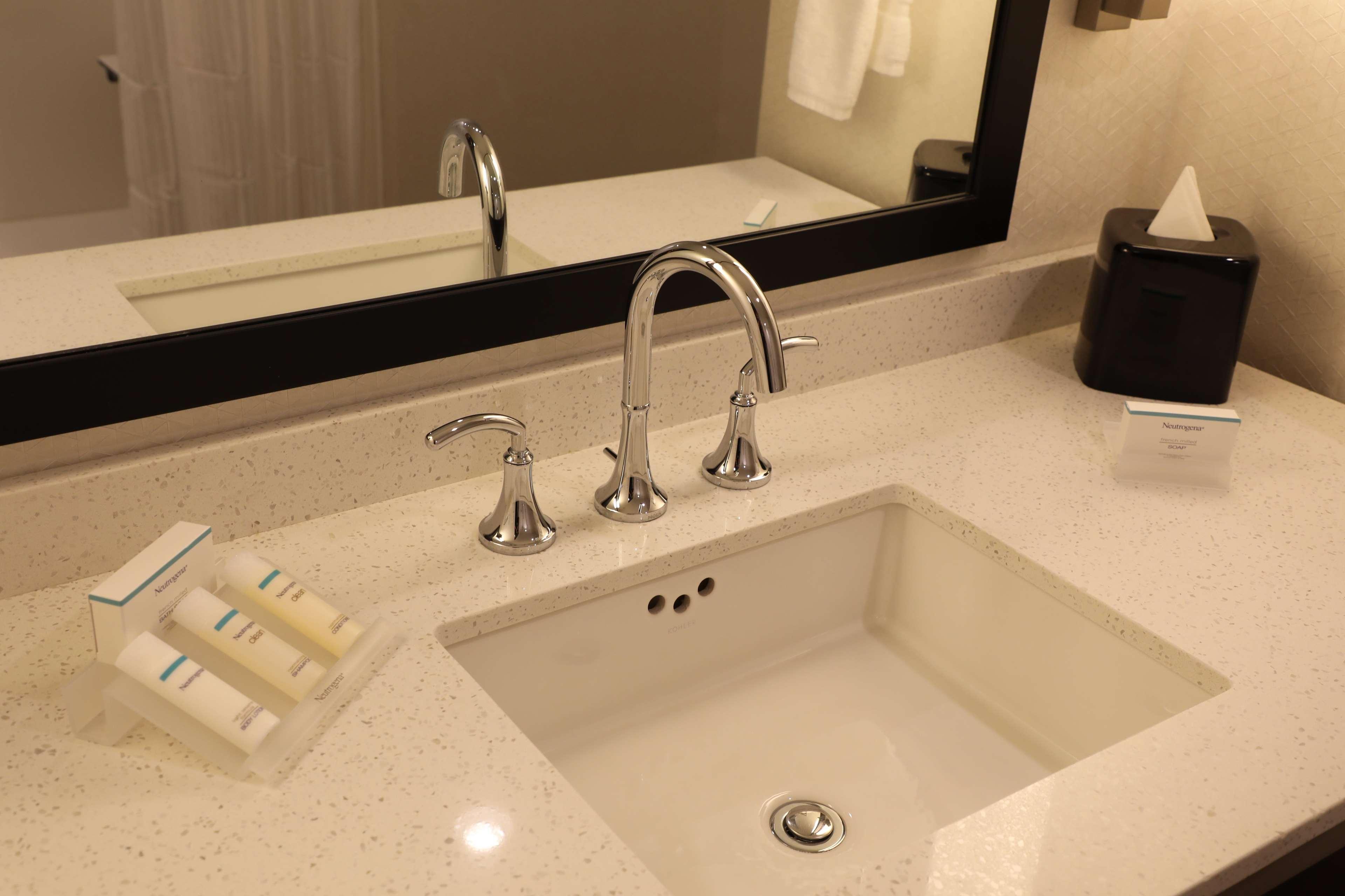 Hilton Garden Inn Austin Airport מראה חיצוני תמונה