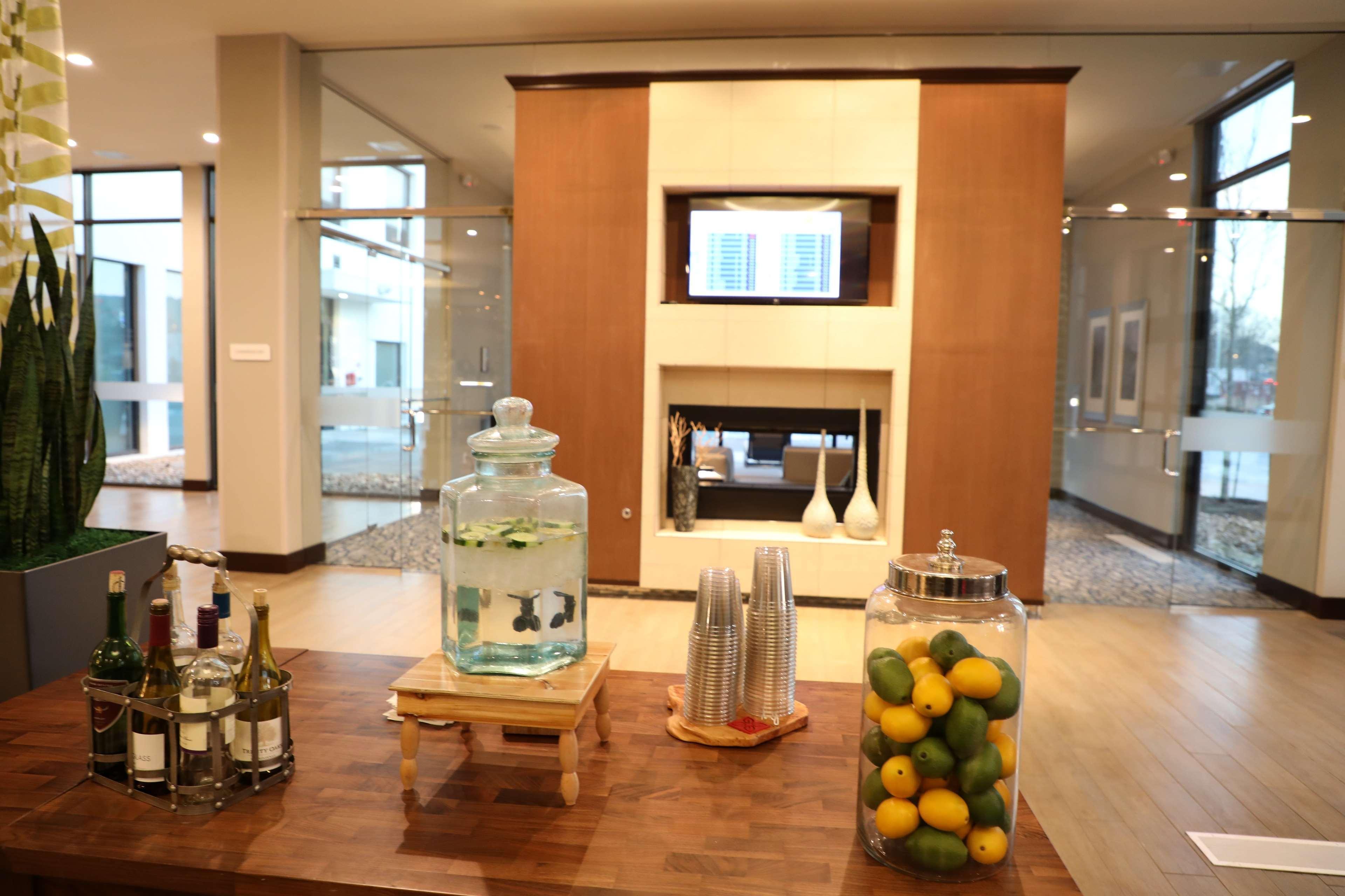 Hilton Garden Inn Austin Airport מראה חיצוני תמונה