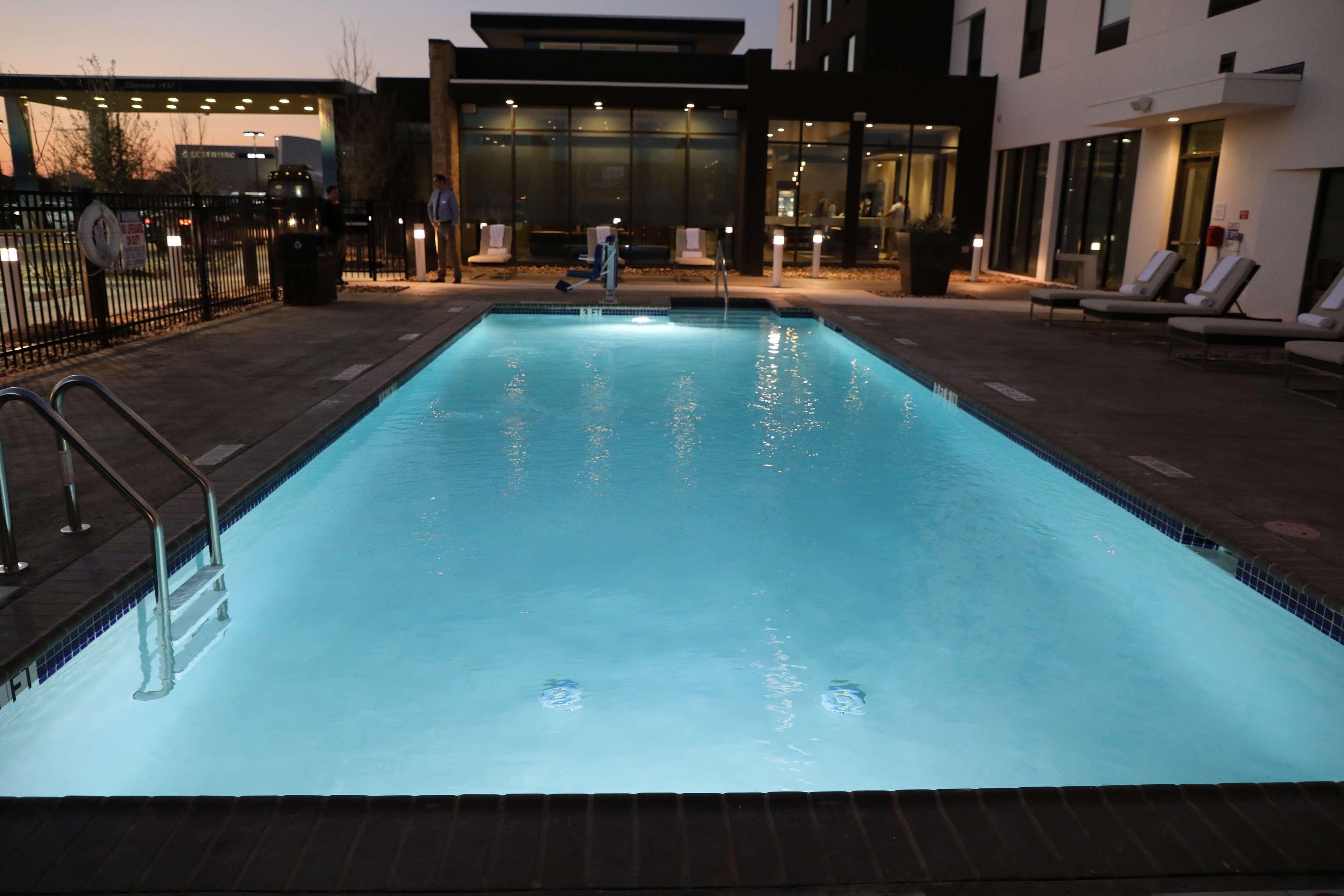Hilton Garden Inn Austin Airport מראה חיצוני תמונה