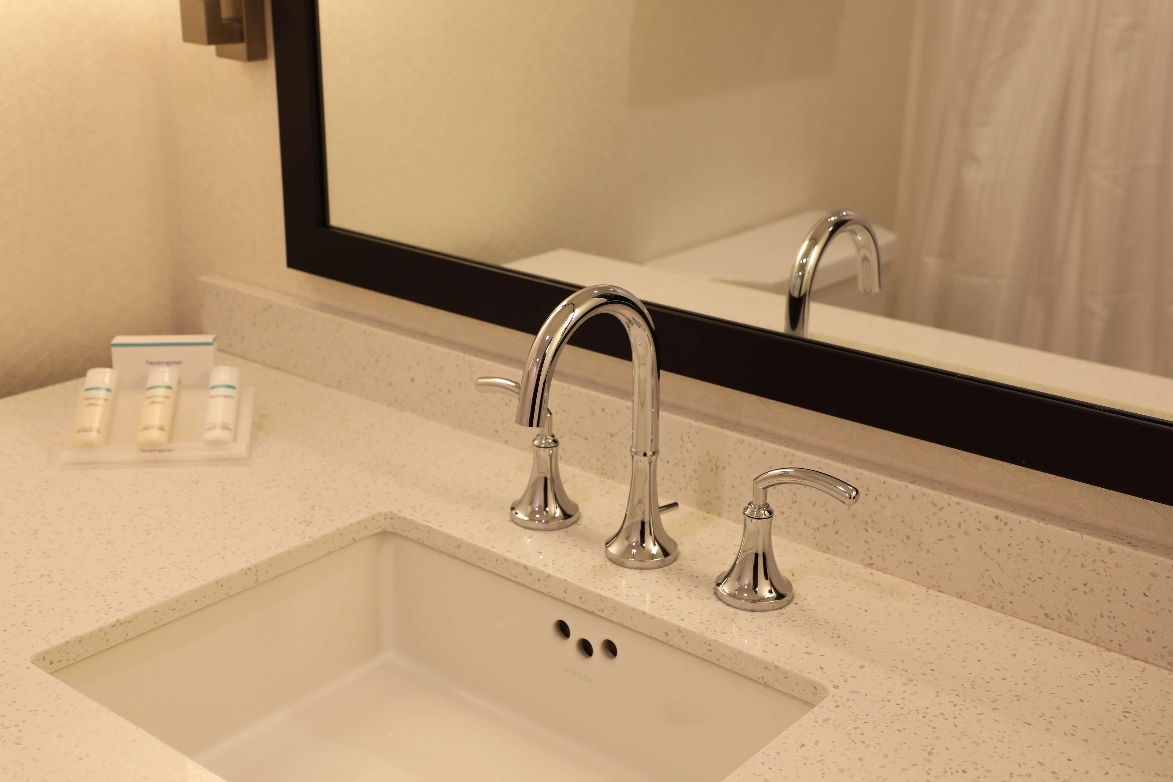 Hilton Garden Inn Austin Airport מראה חיצוני תמונה