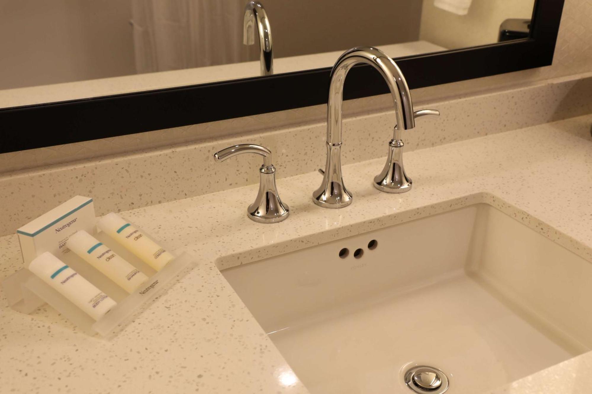 Hilton Garden Inn Austin Airport מראה חיצוני תמונה
